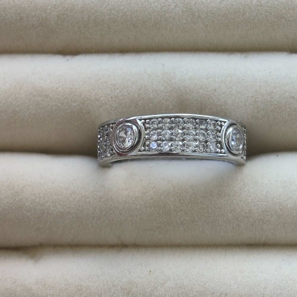 Elegant Silver Women's Ring